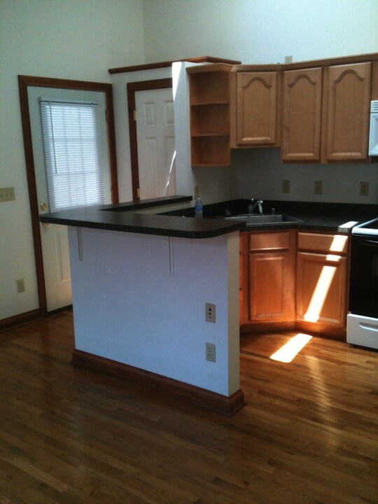 228 Lexington Ave in Lexington, KY - Building Photo