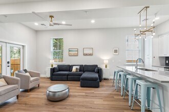 7417 Burthe St in New Orleans, LA - Building Photo - Building Photo