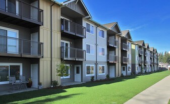 Villas at Lakewood in Marysville, WA - Building Photo