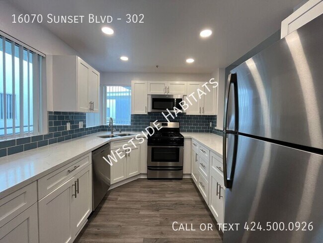 16070 Sunset Blvd in Los Angeles, CA - Building Photo - Building Photo