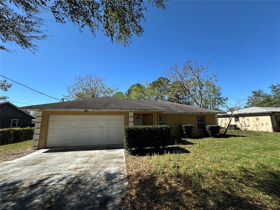 98 Teak Loop in Ocala, FL - Foto de edificio