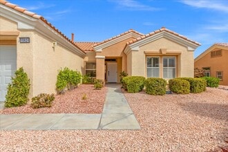 10624 Grand Cypress Ave in Las Vegas, NV - Building Photo - Building Photo