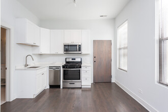 951 W Armitage Ave in Chicago, IL - Building Photo - Building Photo