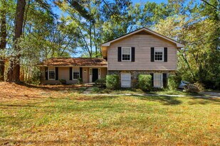 1805 Highpoint Rd in Snellville, GA - Building Photo