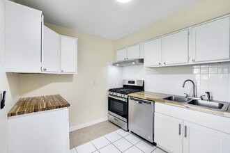 527 Goodland Dr in Goodland, FL - Building Photo - Building Photo