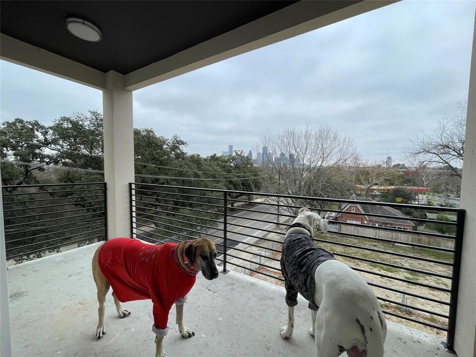 2727 Houston Ave Photo