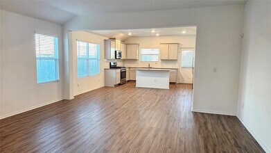 195 Salt Springs Rd in Kyle, TX - Building Photo - Building Photo