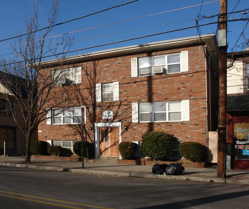 727 W Grand Ave in Rahway, NJ - Foto de edificio