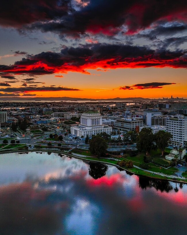 1200 Lakeshore in Oakland, CA - Foto de edificio - Building Photo