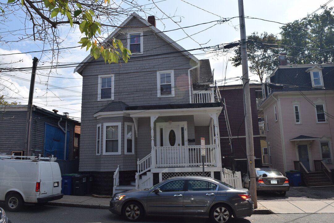 8 Claremon St, Unit 1 in Somerville, MA - Building Photo