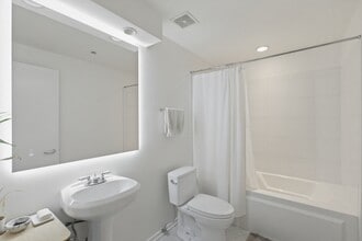 900 N Kingsbury St, Unit 1166 in Chicago, IL - Foto de edificio - Building Photo