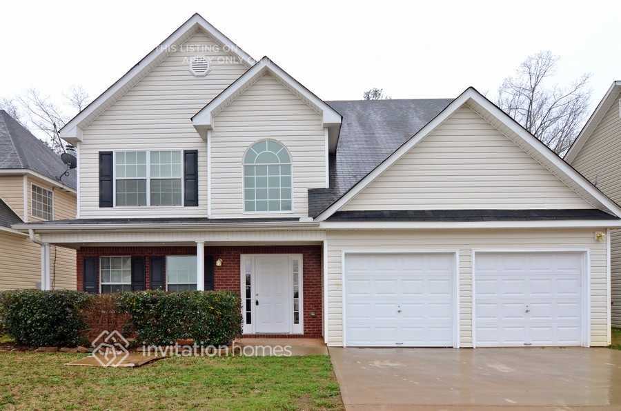 1150 St Phillips Ct in Locust Grove, GA - Building Photo