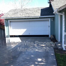 2807 SW Lava Ave in Redmond, OR - Building Photo - Building Photo