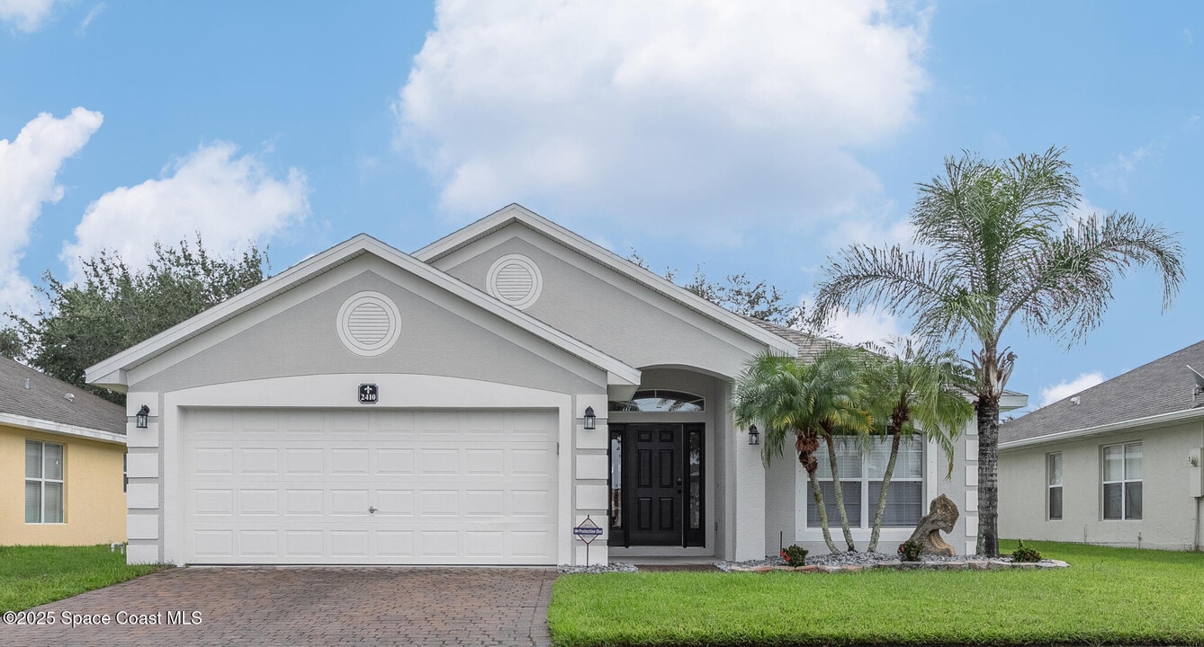 2410 Bridgeport Cir in Rockledge, FL - Building Photo