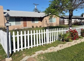 1620 Rock Springs Rd in Escondido, CA - Building Photo