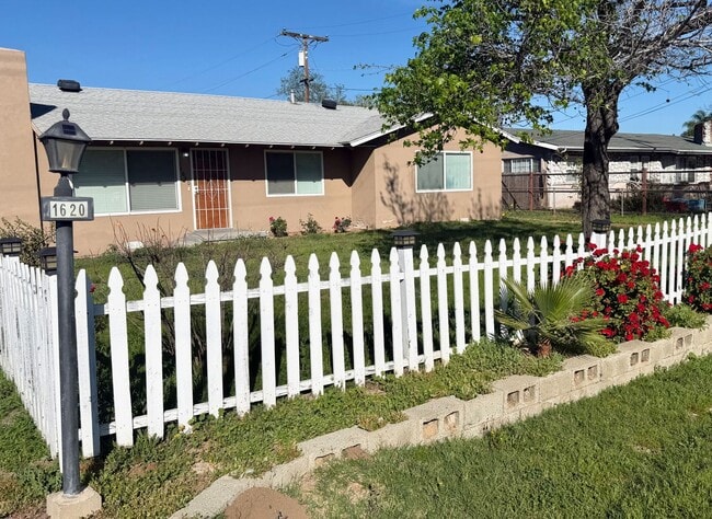 1620 Rock Springs Rd