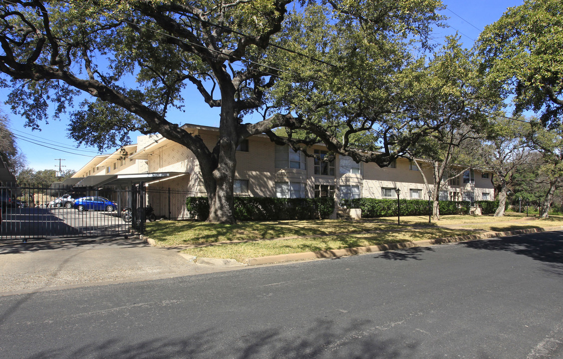 Windsor Oaks Apartments in Austin, TX - Building Photo