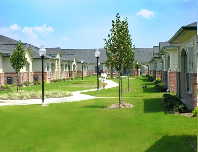 Maplewood Crossing Apartments in League City, TX - Building Photo