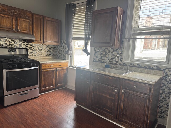 134 43rd St in Union City, NJ - Building Photo - Building Photo