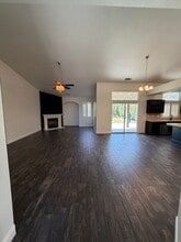 2649 N Shady Ct in Visalia, CA - Building Photo - Building Photo