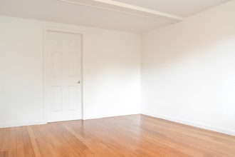 152 Main St, Unit 11 in Sturbridge, MA - Foto de edificio - Building Photo