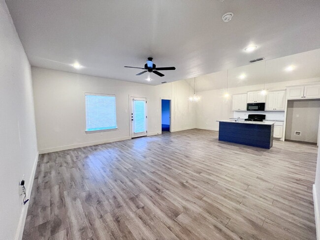 1706 102nd St in Lubbock, TX - Building Photo - Building Photo