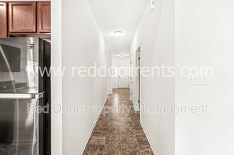 692 N Granite Dr in Fortville, IN - Foto de edificio - Building Photo
