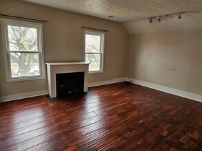 2590 W 11th St, Unit Up in Cleveland, OH - Foto de edificio - Building Photo