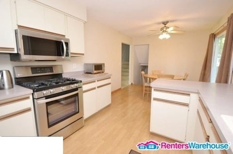 9991 103rd Pl N in Maple Grove, MN - Building Photo - Building Photo