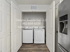 213 Pleasant Willow Pl in Greensboro, NC - Building Photo - Building Photo