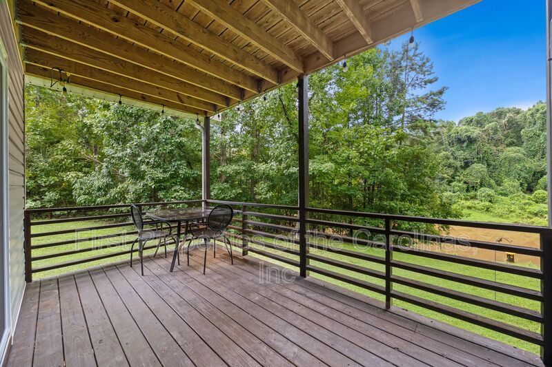 5988 Quarter Mile Rd in Clover, SC - Building Photo
