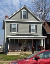 324 8th Ave in Huntington, WV - Building Photo