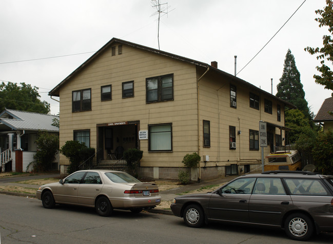 Carol Apartments in Salem, OR - Foto de edificio - Building Photo