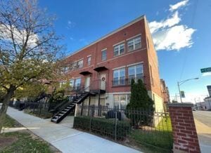 property at 759 W Evergreen Ave