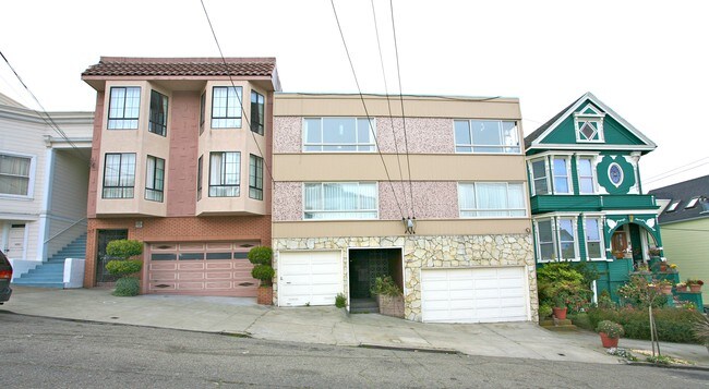 1635 10th Ave in San Francisco, CA - Foto de edificio - Building Photo