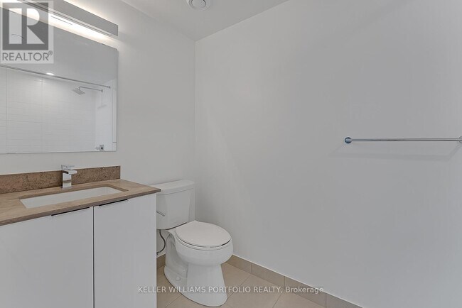 501 Yonge St in Toronto, ON - Building Photo - Building Photo