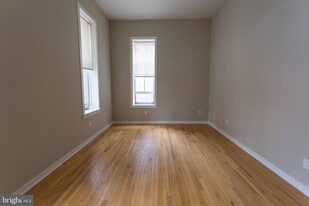 1100 Spruce St in Philadelphia, PA - Building Photo