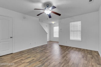 308 Glen Cannon Drive in Jacksonville, NC - Building Photo - Building Photo