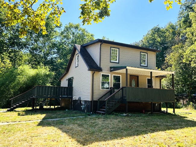 1384 Kings Creek Rd in Weirton, WV - Building Photo - Building Photo