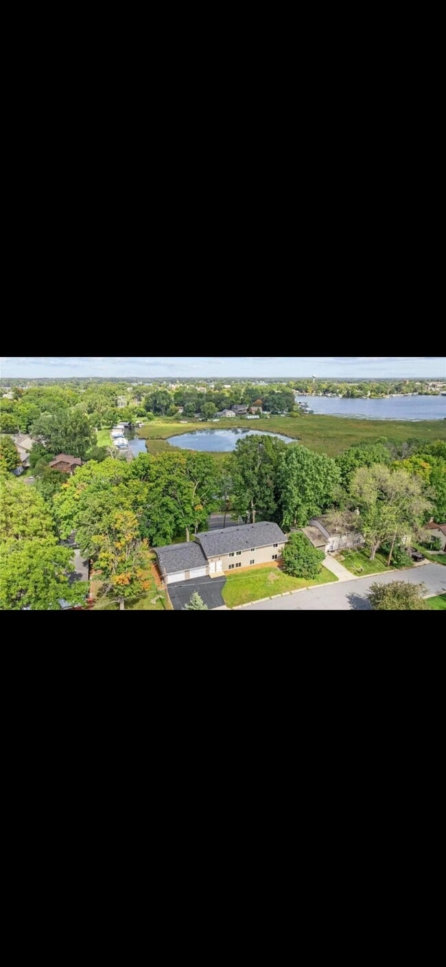 4664 Suffolk Rd, Unit Mound Upper Unit Duplex