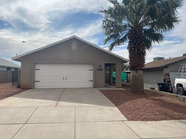 property at 3657 N Roosevelt St