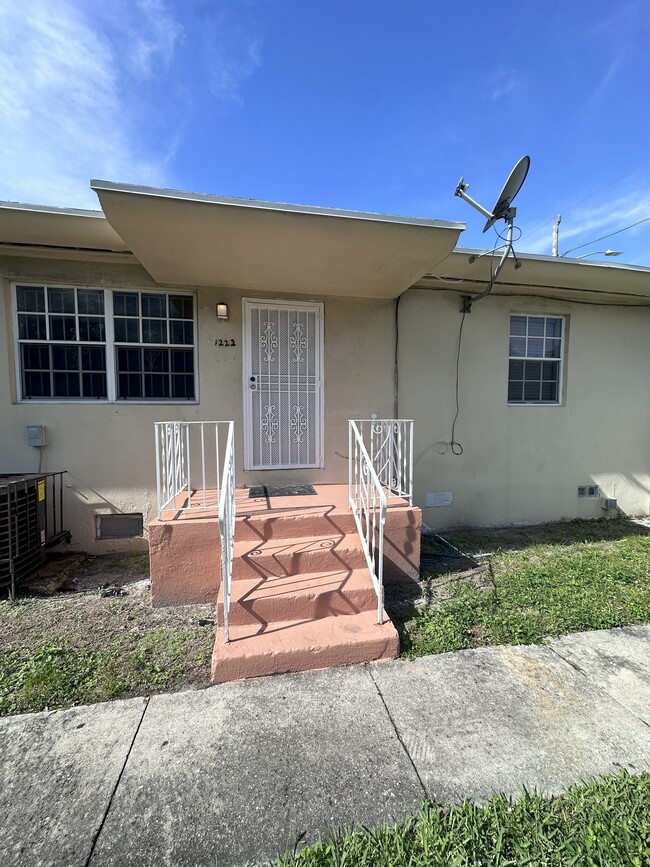 1222 NW 53rd St, Unit 1222