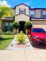 1037 Berkeley Dr in Kissimmee, FL - Building Photo