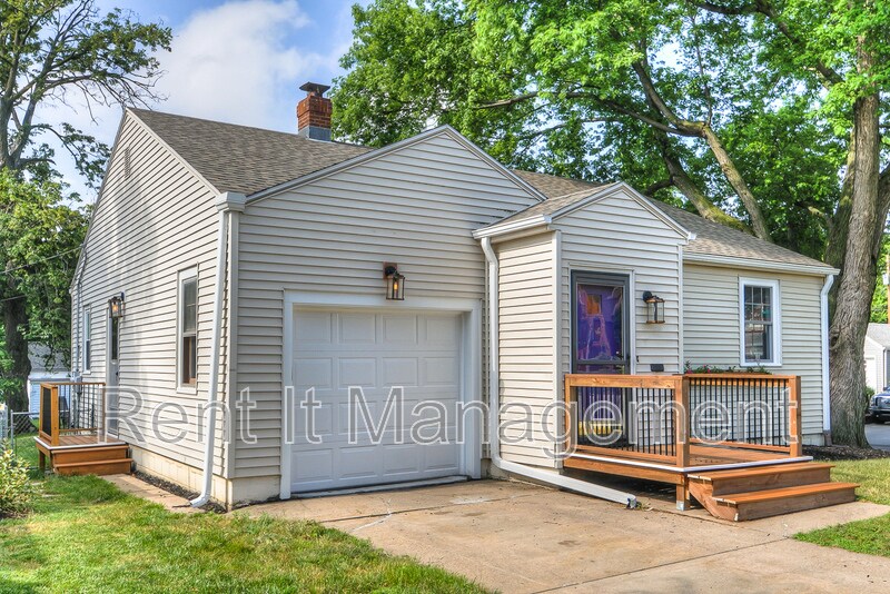 6029 Poppleton Ave in Omaha, NE - Building Photo