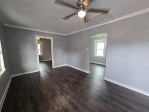 415 N Beauregard St in Alvin, TX - Building Photo - Building Photo