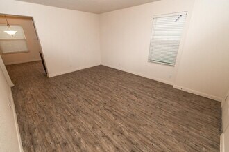 4906 War Horse Dr in San Antonio, TX - Building Photo - Building Photo