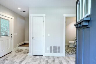 137 Rosebriar Ave in South Kingstown, RI - Building Photo - Building Photo