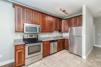 Clinton Street Commons Apartments in Syracuse, NY - Building Photo - Interior Photo