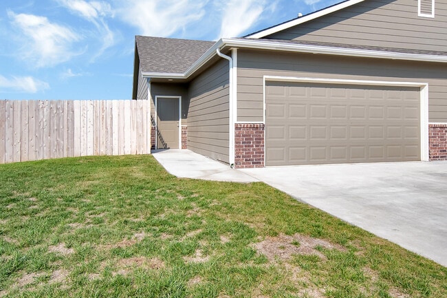 1341 Azena St in Andover, KS - Building Photo - Building Photo