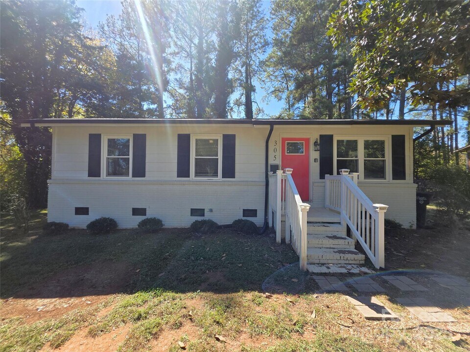 305 Amber Ct SW in Concord, NC - Building Photo